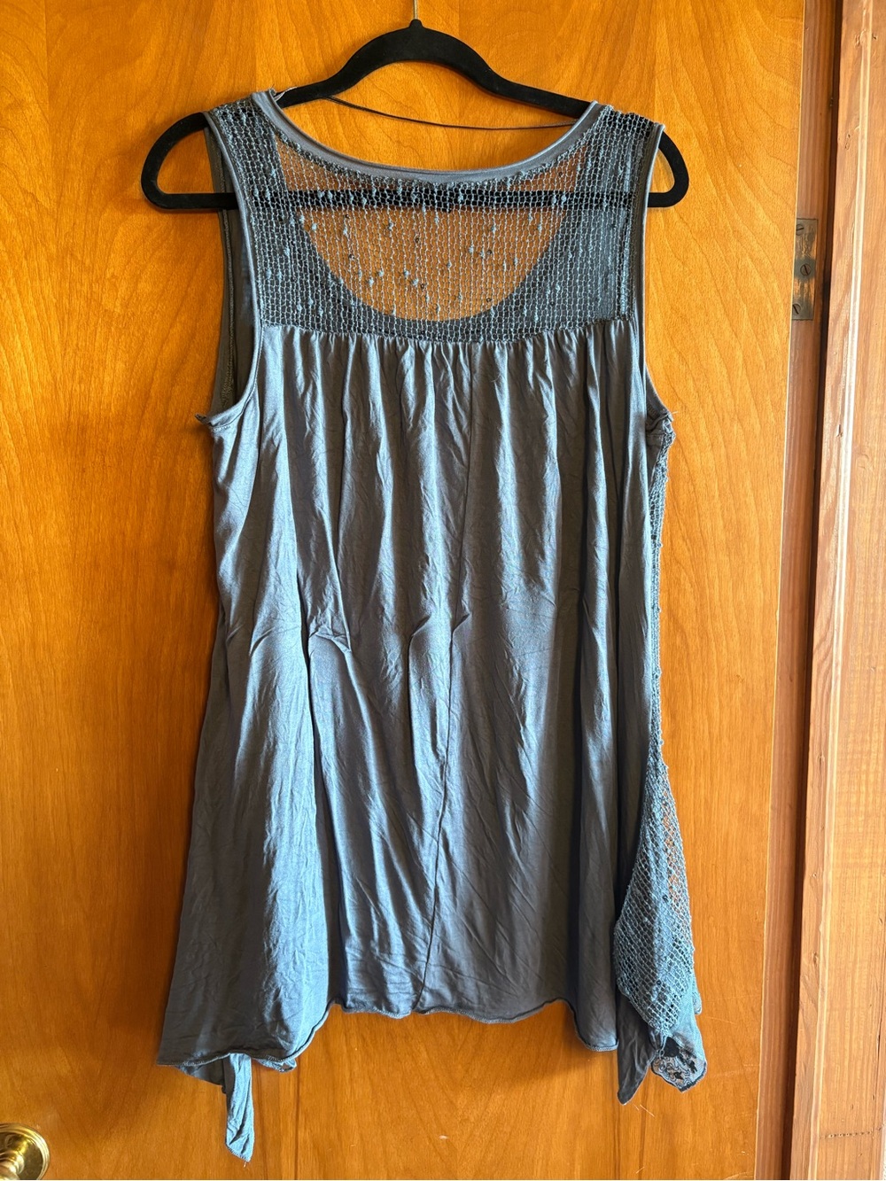 Tank top - Picture 2 of 3